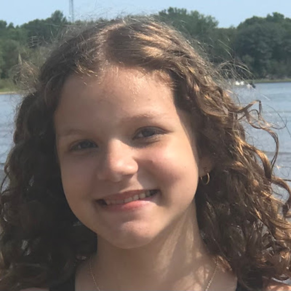 Meet your Posher, Chloe - Picture 1 of 1